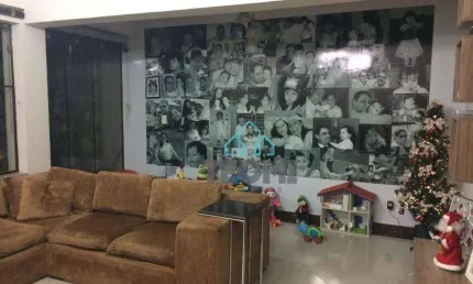 Casa com 3 dormitórios (1 suíte) à venda, 260 m² por R$ 640.000 - Independência - Taubaté/SP