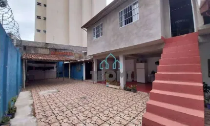 Casa com 3 dormitórios sendo 1 suíte à venda, 206 m² por R$ 495.000 - Centro - Taubaté/SP