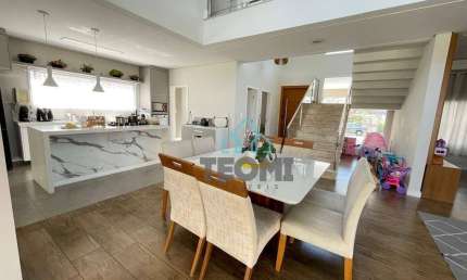 Sobrado à venda, 298 m² por R$ 1.700.000,00 - Ouroville  - Taubaté/SP