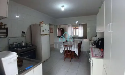Casa com 4 dormitórios à venda, 220 m² por R$ 600.000,00 - Parque Senhor do Bonfim - Taubaté/SP