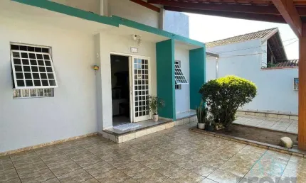 Casa com 3 dormitórios (1 Suíte) à venda, 170 m² por R$ 545.000 - Independência - Taubaté/SP