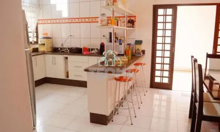Sobrado com 4 dormitórios à venda, 285 m² por r$ 415.000,00 - vila menino jesus - caçapava/sp