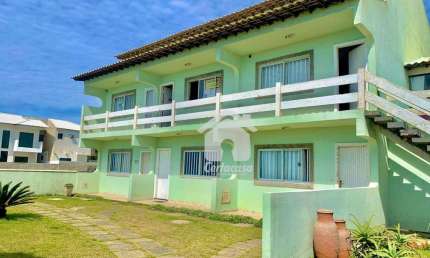 Ótimo apartamento duplex com uma incrível vista para praia do Foguete em Cabo Frio RJ.  Composto por 3 quartos sendo 2 suítes.  1° pavimento: Sala, co