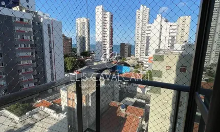 Vendo apartamento em Candeias com dois quartos, reformado, com área de lazer.