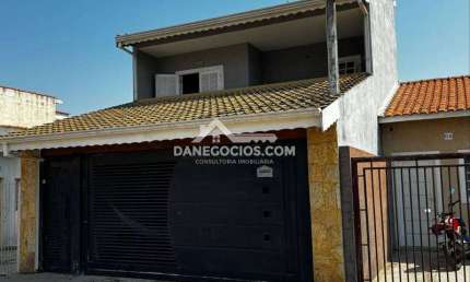 Casa com 3 quartos à venda na Rua Maria Cecília Teixeira Pinto, Centro, Atibaia
