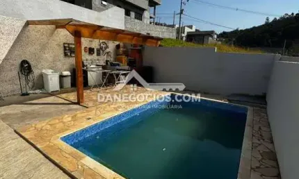 Casa à venda por com 2 dormitórios 1 banheiro 3 vagas na garagem 100 m2 de área útil 250 m2