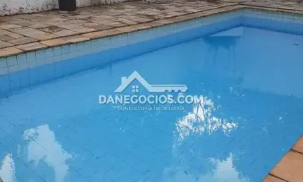 Casa em associação ( Vista privilegiada )  ACEITA PERMUTA