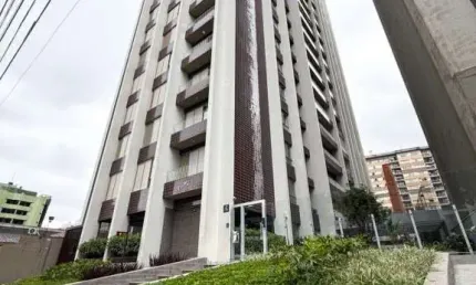 APTO BATEL 3 QUARTOS SENDO 2 SUITES 2 VAGAS DE GARAGEM