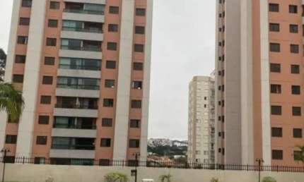 Apartamento à venda a 600m do metro Apartamento com excelente localização,