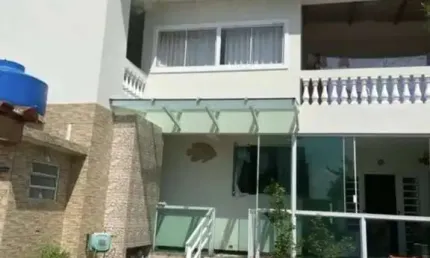 Sobrado maravilhosa mobiliada, alto padrão 5quartos 3 suítes 4vagas 350m2