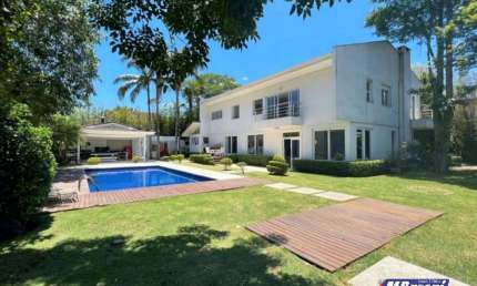 Cond. Forest Hills - 4sts, contemporânea. Gourmet, piscina + casa hóspedes!