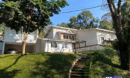 Belíssima casa na melhor rua do Forest Hills! Bem próximo ao clube!