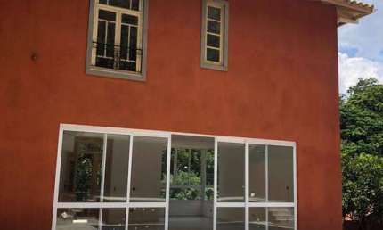 Casa à venda no cond. Forest Hills com 4 suites, piscina, churrasqueira
