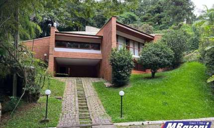 Belíssima casa contemporânea à venda na melhor rua do Forest Hills
