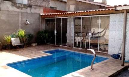 Imperdível! Casa à venda em Atibaia-SP, Vila Santista. 1 quarto, 2 salas, 1 vaga de garagem, 100,00 m². Confira já!