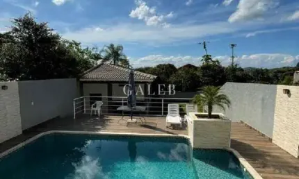 Imperdível! Casa à venda em Atibaia-SP, no Jardim dos Pinheiros: 3 quartos, 1 suíte, 2 salas, 3 banheiros, 4 vagas, 240m².
