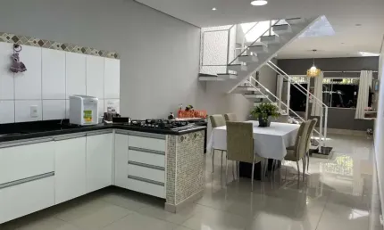 Casa com 3 quartos à venda no Alvinópolis, Atibaia , 150 m2 por R$ 890.000