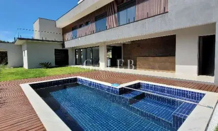 Mansão nova em condominio fechado com portaria e controle de acesso!
