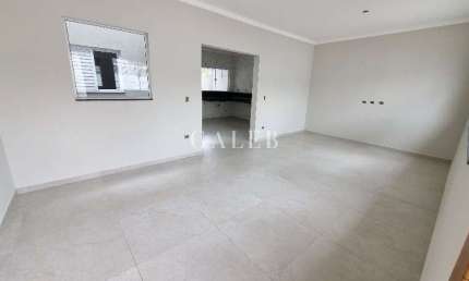 Casa térrea à venda com 3 quartos sendo 2 suítes, 175m² de terreno