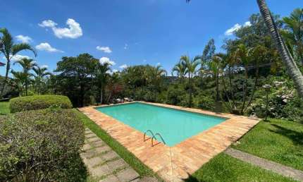 chácara com piscina, perto da cidade, terreno grande