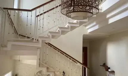 Casa de alto padrão em condomínio na cidade - R$ 1.900.000,00