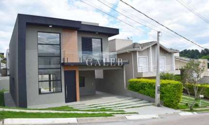 Sobrado à venda com 3 suítes, 198m² construído, em condomínio