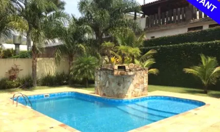 Casa de Luxo em Condomínio à Venda em Atibaia-SP - Jardim Flamboyant B  3 Quartos, 3 Suítes, 3 Salas, 6 Banheiros, 4 Vagas, 490m²