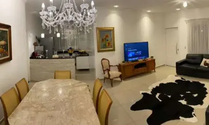 Imperdível: Casa em Condomínio à venda em Atibaia-SP, 3 quartos, 2 suítes, 2 salas,4 vagas, 600m²!