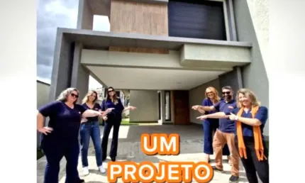 SOBRADO À VENDA COM PISCINA E 3 SUÍTES NO JD. DO LAGO