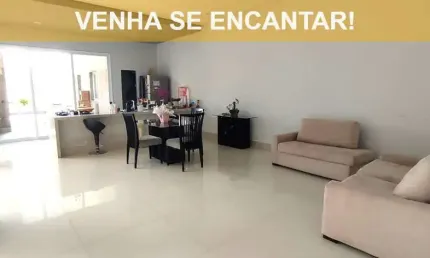 Sobrado à venda com 3 suítes amplas, piscina, quintal e muito mais...