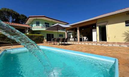 Chácara à venda em Atibaia-SP - 3 Quartos, 2 Suítes, 2 Salas, 3 Banheiros, 1000m² de Área - Bairro Chácaras Fernão Dias