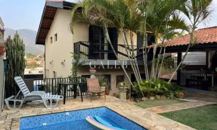 Casa à venda em Atibaia-SP, Jardim Maristela: 3 quartos, 1 suíte, 2 salas, 3 banheiros, 5 vagas de garagem, 310m².