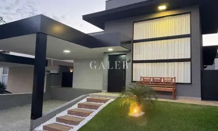 Casa térrea em condomínio fechado à venda, 3 quartos sendo todos suítes, piscina