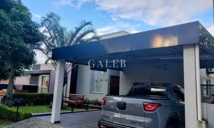 Residência em Condomínio Terras de Atibaia I - 3 Suítes, 3 Salas, 5 Banheiros, 2 Vagas - Atibaia-SP