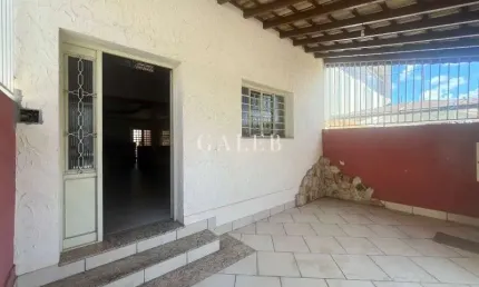 Imperdível! casa à venda no centro de atibaia-sp com 4 quartos, 2 suítes, 2 salas, 1 vaga de garagem.