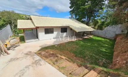 Casa ou Chácara perto da cidade à venda com 3 quartos e com piscina