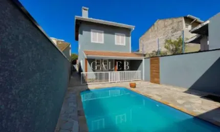 Sobrado à venda com piscina, super bem localizado, terreno de 360m²