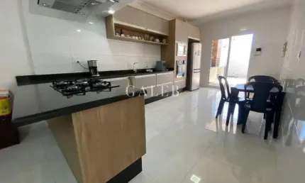 Casa térrea com piscina aquecida, 2 vagas cobertas, nova atibaia, 125 m2 de área construída