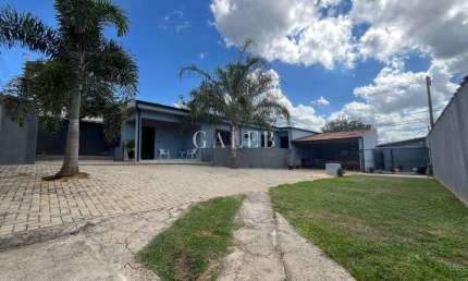 Imperdível Casa à Venda em Atibaia-SP, Parque Fernão Dias: 3 quartos, 1 suíte, 2 salas, 3 banheiros, 4 vagas, 124m².