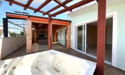 Imperdível Casa à Venda em Atibaia-SP, Bairro Cidade Satélite! 3 Quartos, 1 Suíte, 2 Salas, 3 Banheiros, 6 Vagas .