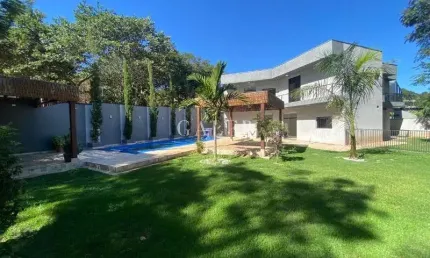 Deliciosa casa no condomínio terras de atibaia 1: são 07 quartos, sendo 03 suítes, 2 salas, um salão gourmet delicioso, 4 vagas, 460m².