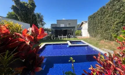 Imperdível oportunidade de compra: Casa de luxo na Vila Santista, Atibaia-SP, com 3 quartos, 3 suítes e 3 salas!