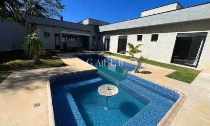 Casa espetacular à venda em Atibaia-SP, Jardim Paulista: 4 quartos, todos suítes, 2 salas, 6 banheiros, 4 vagas