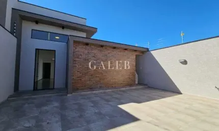 Casa térrea, 3 quartos, 2 vagas de garagem, próxima de comércios
