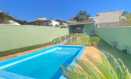 Casa térrea com piscina, 4 quartos, 2 suítes, 520 m2 de terreno, excelente localização