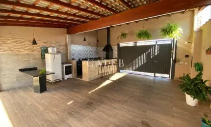 8 VAGAS DE GARAGEM, 2 SUÍTES , CHURRASQUEIRA COBERTA, AR-CONDICIONADO