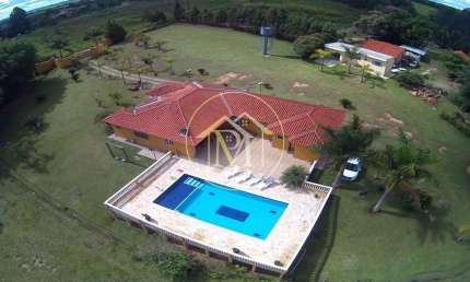 Linda chácara com 14.500m2 localizada em Porto Feliz/SP a venda por 1.200.000,00