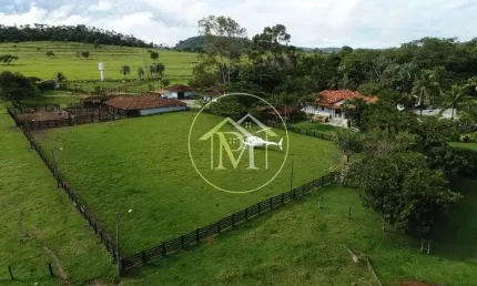 Maravilhosa fazenda com 300 alqueires localizada em Goianesia/ GO a venda por 75.000.000,00