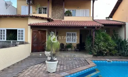 Casa com 4 quartos à venda no Jardim Amália, Volta Redonda 
