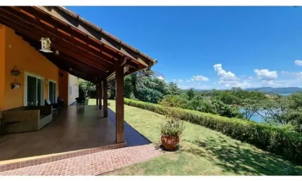 Chácara em Igaratá à venda 7 suítes com vista para Represa de Igaratá